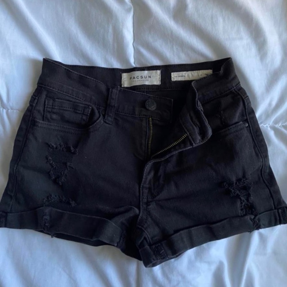 BLACK PACSUN SHORTS SIZE 22